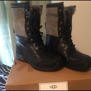 UGG Adirondack Boots NIB Sz 6
